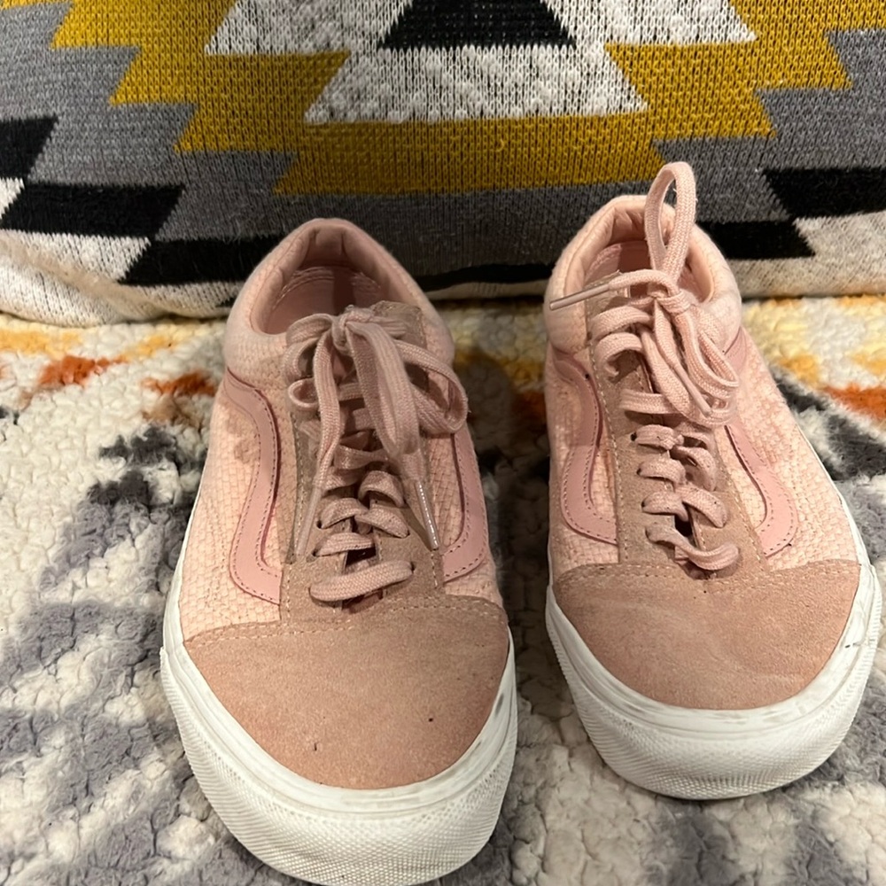 Women’s size 8 pink vans